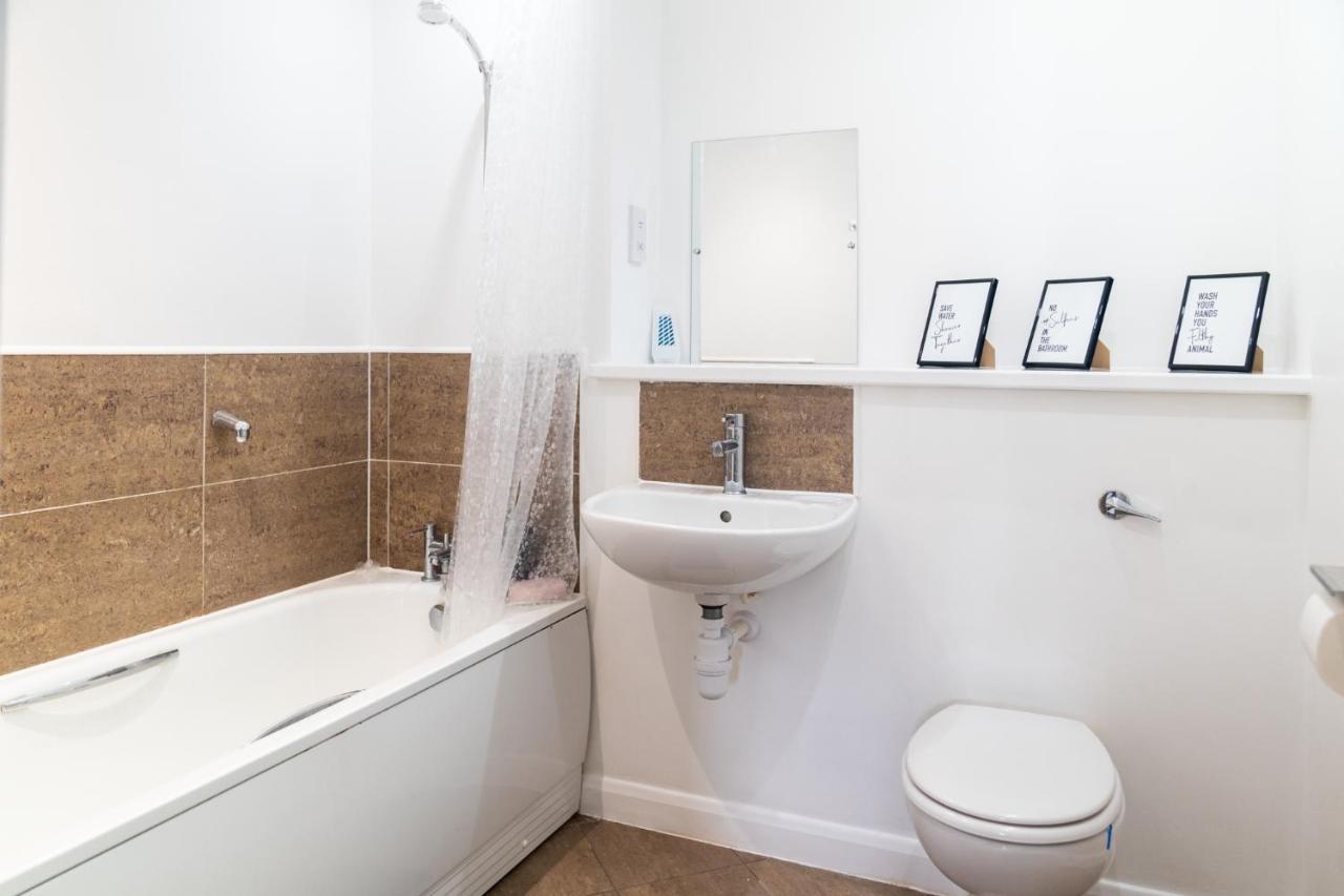 Maevela Apartments - Ultra Lavish Luxury 2 Bed Apartment City Centre - With Balcony - Free Secure Parking - Ps4 & Smart Tv'S Birmingham Zewnętrze zdjęcie