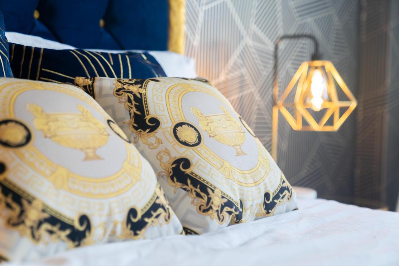 Maevela Apartments - Ultra Lavish Luxury 2 Bed Apartment City Centre - With Balcony - Free Secure Parking - Ps4 & Smart Tv'S Birmingham Zewnętrze zdjęcie