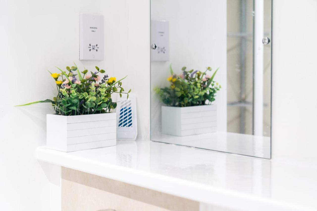 Maevela Apartments - Ultra Lavish Luxury 2 Bed Apartment City Centre - With Balcony - Free Secure Parking - Ps4 & Smart Tv'S Birmingham Zewnętrze zdjęcie